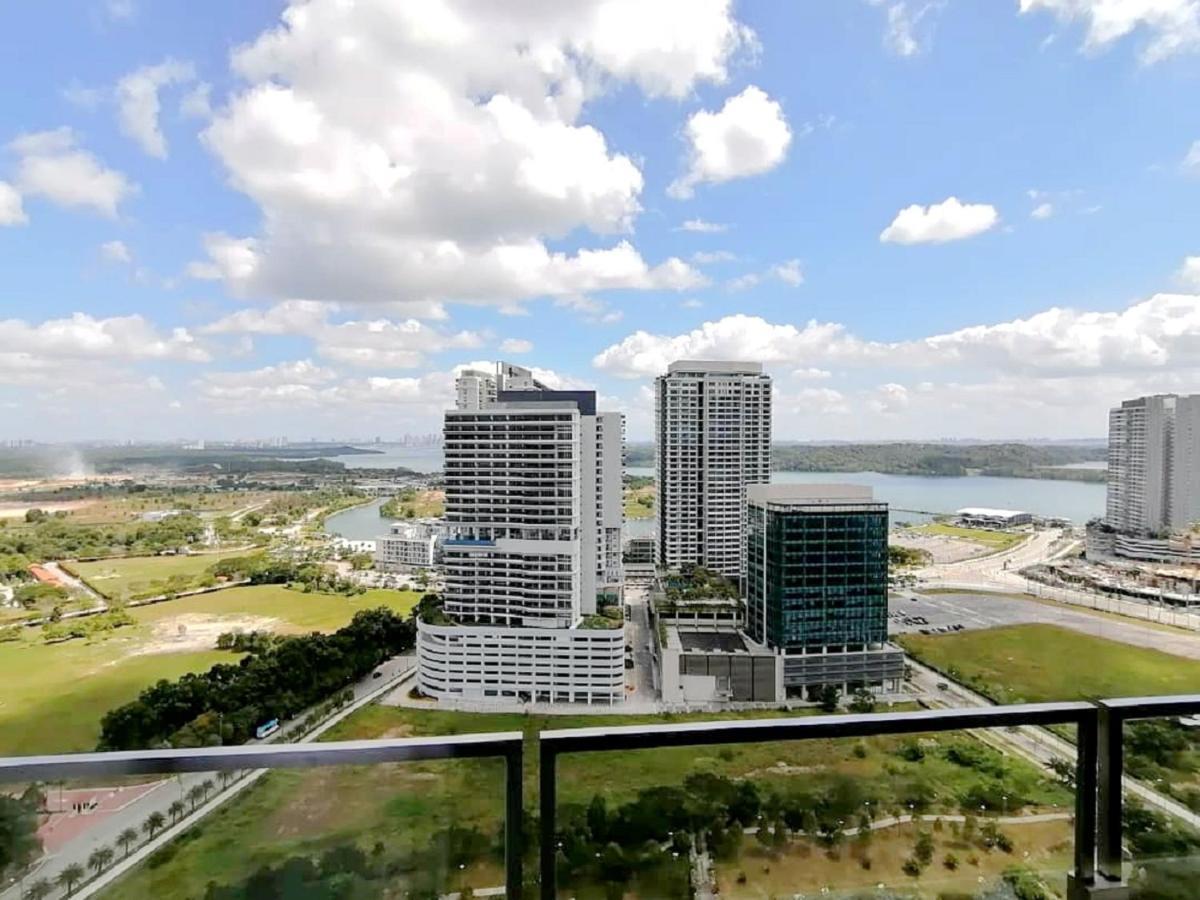 Almas Suites Puteri Harbour Nusajaya  Exterior foto