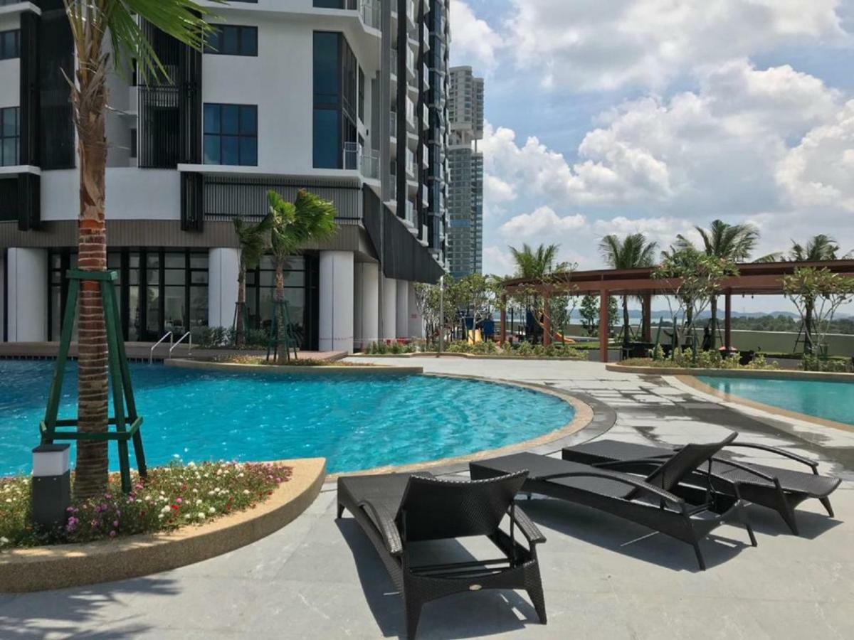 Almas Suites Puteri Harbour Nusajaya  Exterior foto