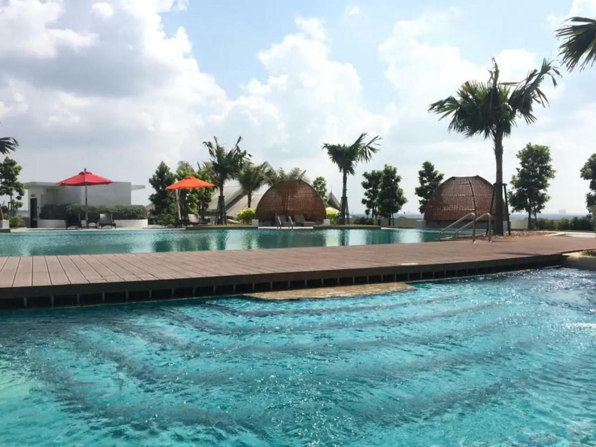 Almas Suites Puteri Harbour Nusajaya  Exterior foto